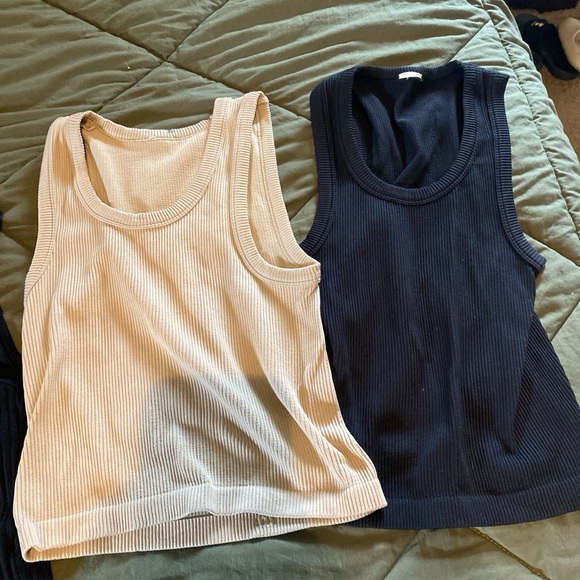 Tank top bundle - Picture 3 of 3